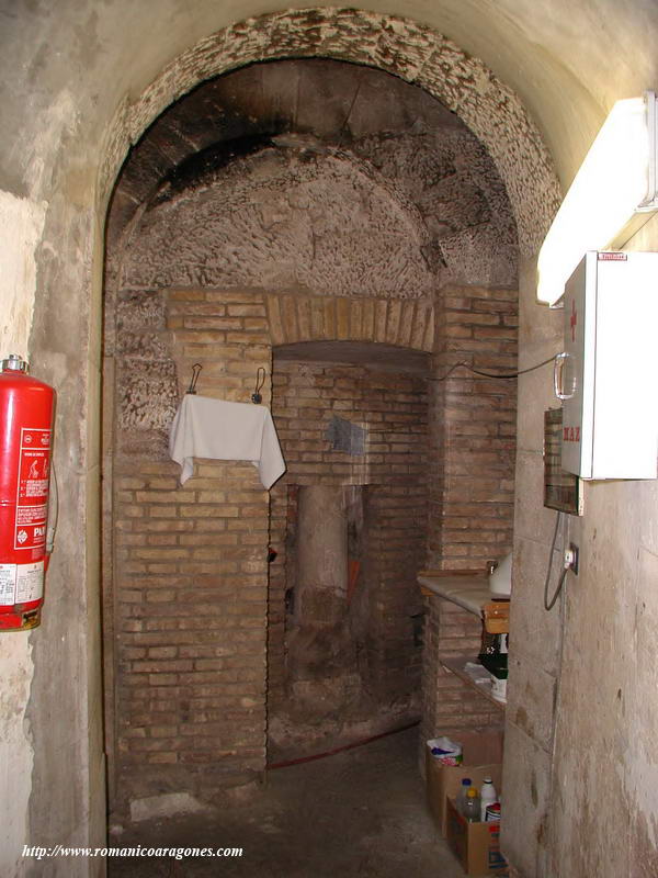 ACCESO DESDE LA SACRISTÍA AL ÁBSIDE ROMÁNICO